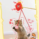 娃三岁逗猫棒