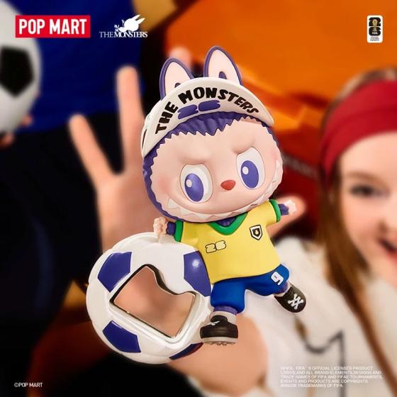 POPMART泡泡玛特THE MONSTERS × FIFA开瓶器冰箱贴盲盒