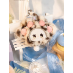 EMMA猫が縫いぐるみをつまんでつまんで縫いぐるみのブラインドボックスを呼びます