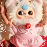 아기 세 살 고양이 옷장